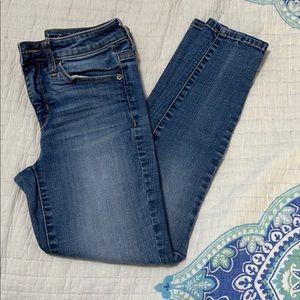 Universal Thread jeans
